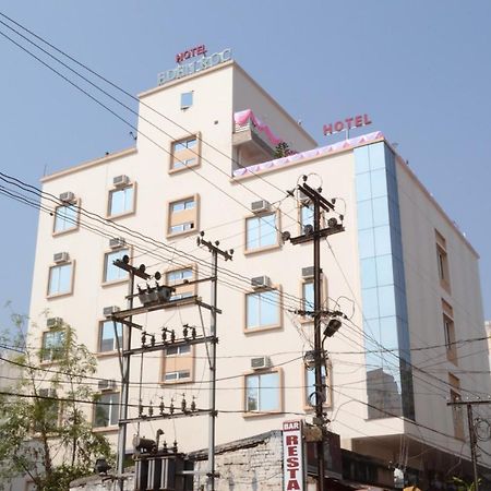 Hotel Eden Roc Bhubaneswar Zewnętrze zdjęcie